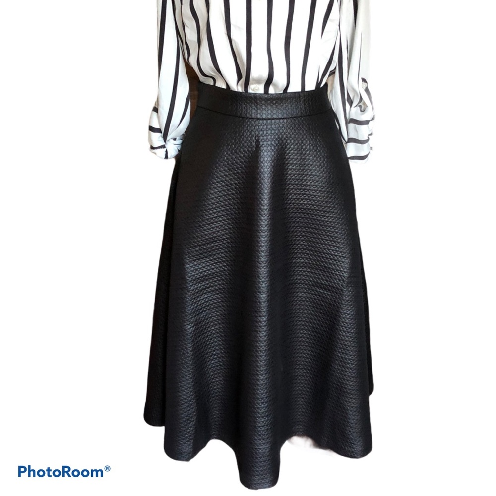 Banana Republic Black Jacquard Midi Skirt- Size 6